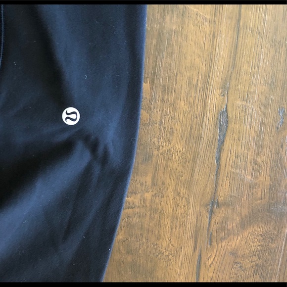 28" New LuLulemon high rise WunderUnder - Picture 2 of 2